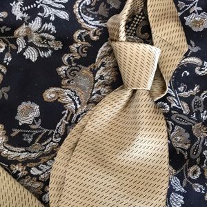 Dimoggio gold & black necktie